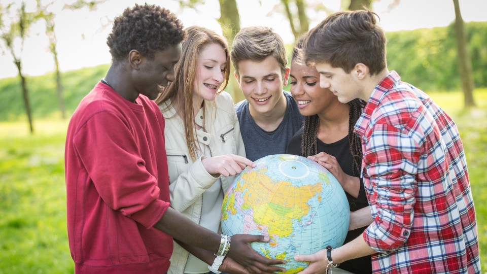 Freiwilligendienste im Ausland – Themenbild